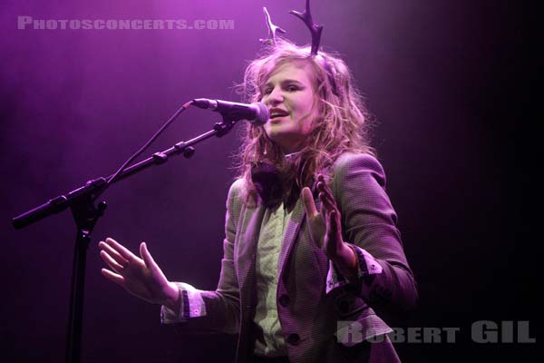 CHRISTINE AND THE QUEENS - 2011-04-12 - PARIS - La Fleche d'Or - 